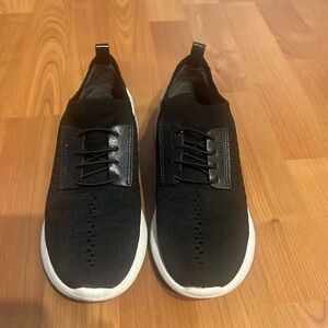 Kendall and Kylie black slip ons